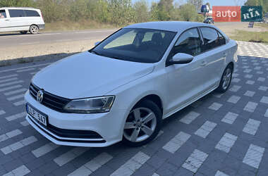 Седан Volkswagen Jetta 2015 в Тячеве