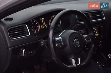 Седан Volkswagen Jetta 2014 в Харькове