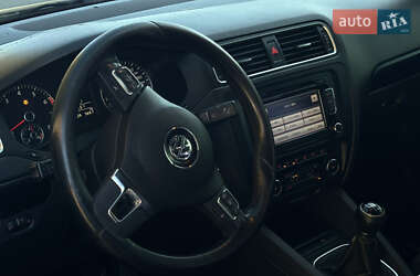 Седан Volkswagen Jetta 2011 в Львове