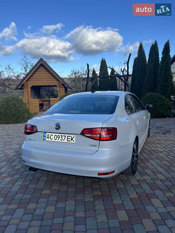 Седан Volkswagen Jetta 2017 в Луцьку