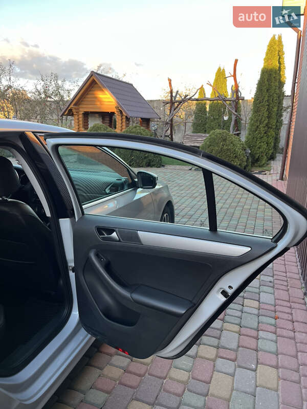 Седан Volkswagen Jetta 2017 в Луцьку