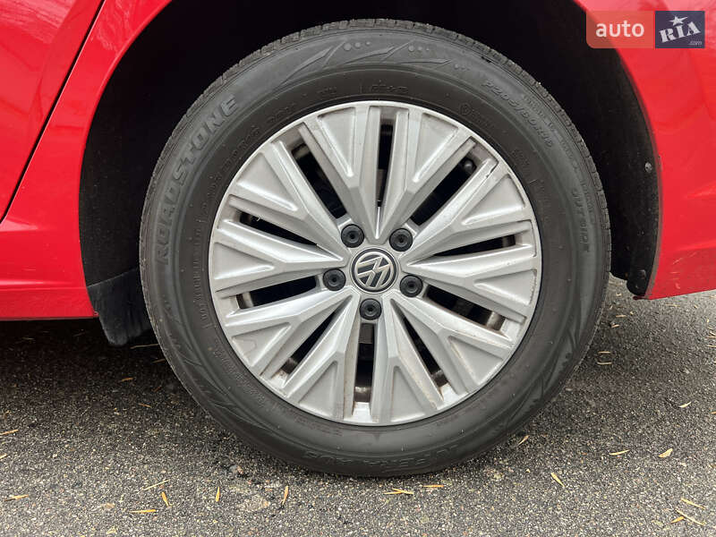 Седан Volkswagen Jetta 2019 в Дніпрі