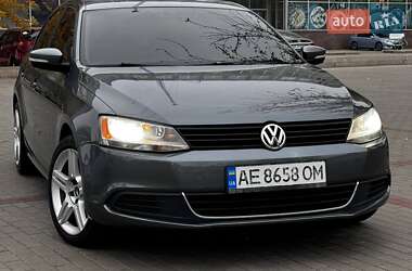 Седан Volkswagen Jetta 2014 в Дніпрі