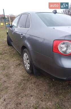 Седан Volkswagen Jetta 2005 в Конотопі