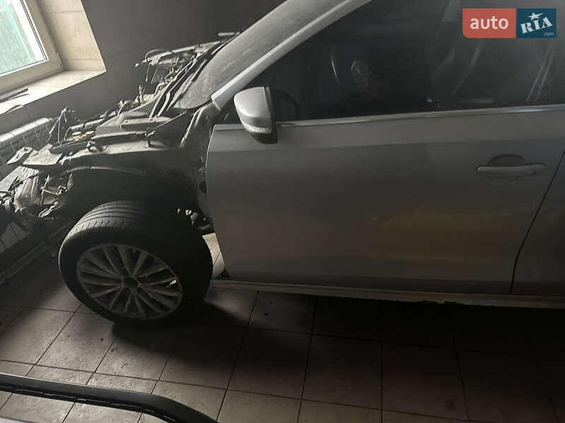 Седан Volkswagen Jetta 2011 в Києві