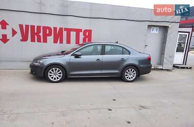 Седан Volkswagen Jetta 2012 в Львові