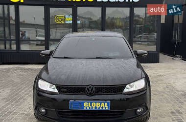 Седан Volkswagen Jetta 2011 в Львове