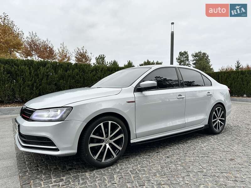 Седан Volkswagen Jetta 2017 в Киеве