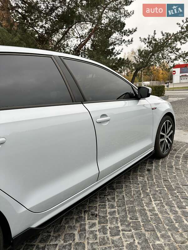 Седан Volkswagen Jetta 2017 в Киеве