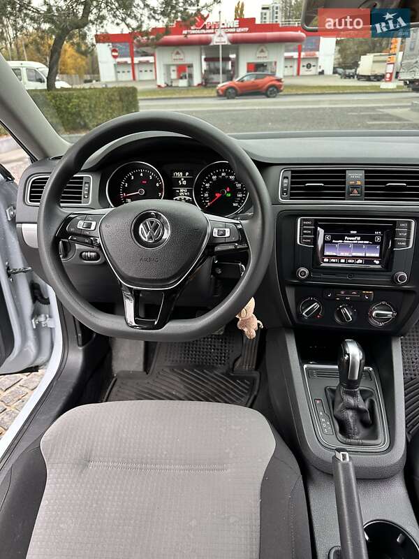 Седан Volkswagen Jetta 2017 в Киеве