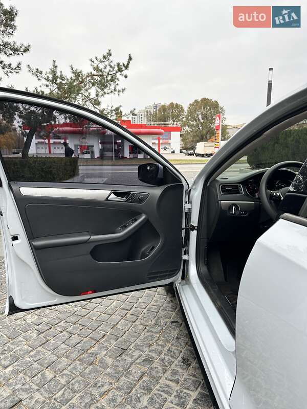 Седан Volkswagen Jetta 2017 в Киеве