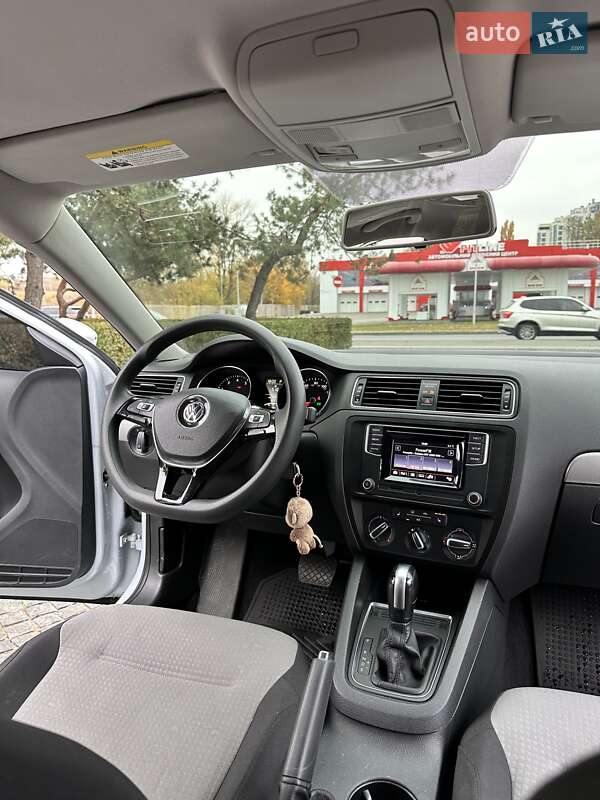 Седан Volkswagen Jetta 2017 в Киеве