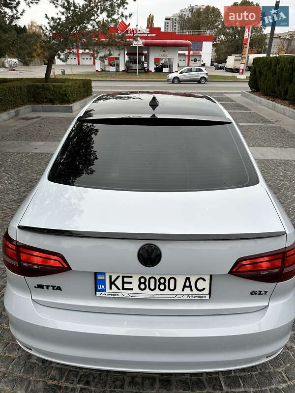 Седан Volkswagen Jetta 2017 в Киеве