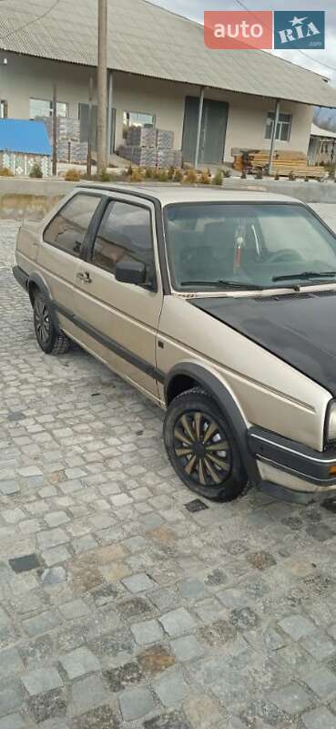Седан Volkswagen Jetta 1988 в Чернівцях