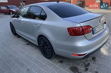 Седан Volkswagen Jetta 2011 в Львові