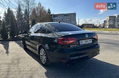 Седан Volkswagen Jetta 2014 в Львове