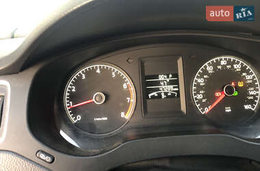 Седан Volkswagen Jetta 2014 в 