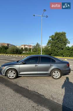 Седан Volkswagen Jetta 2017 в Черновцах