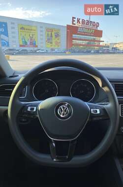 Седан Volkswagen Jetta 2017 в Черновцах