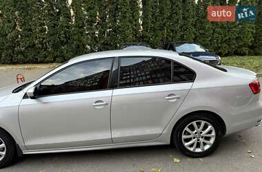 Седан Volkswagen Jetta 2015 в Киеве