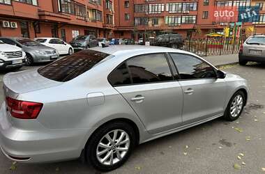 Седан Volkswagen Jetta 2015 в Киеве