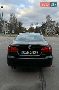 Седан Volkswagen Jetta 2011 в 