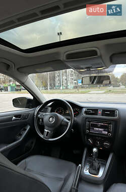 Седан Volkswagen Jetta 2011 в 