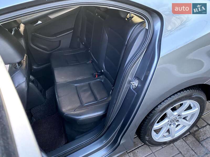 Седан Volkswagen Jetta 2014 в Киеве
