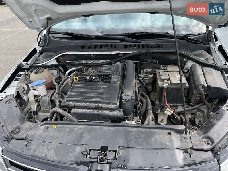 Седан Volkswagen Jetta 2016 в Києві