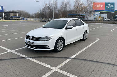 Седан Volkswagen Jetta 2016 в 