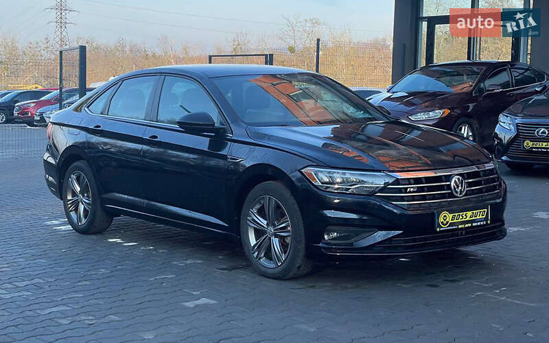 Седан Volkswagen Jetta 2020 в Чернівцях