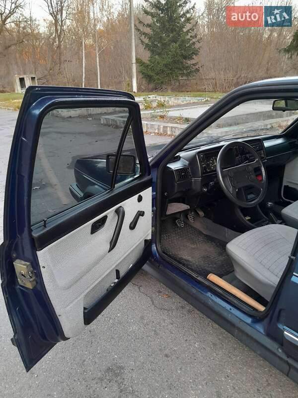 Седан Volkswagen Jetta 1987 в Черкассах