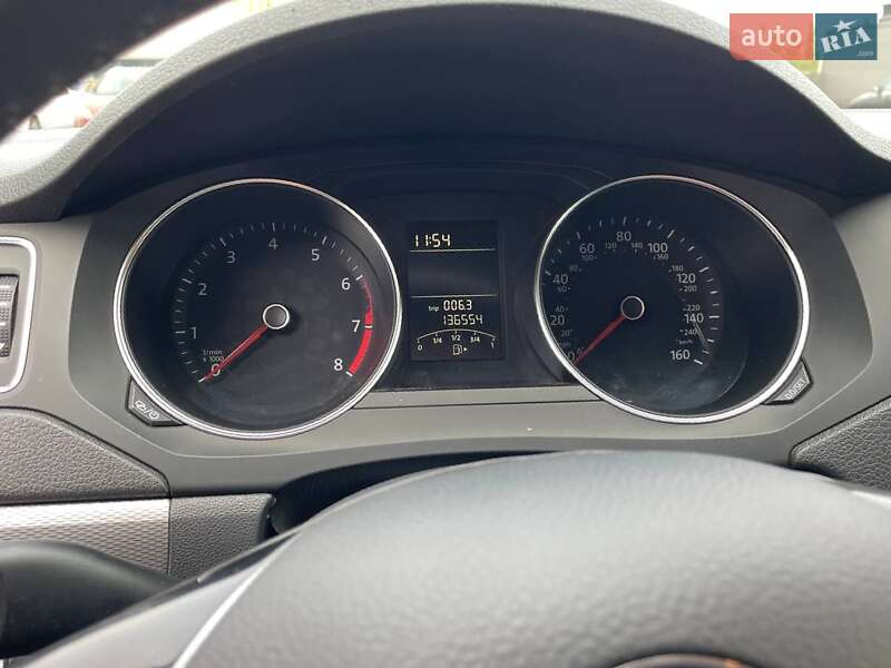 Седан Volkswagen Jetta 2015 в Києві