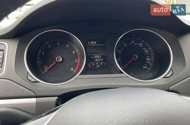 Седан Volkswagen Jetta 2015 в 