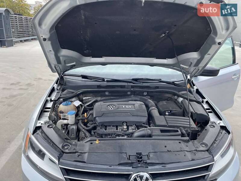 Седан Volkswagen Jetta 2015 в Києві