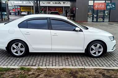 Седан Volkswagen Jetta 2016 в Кропивницькому