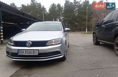 Седан Volkswagen Jetta 2016 в 