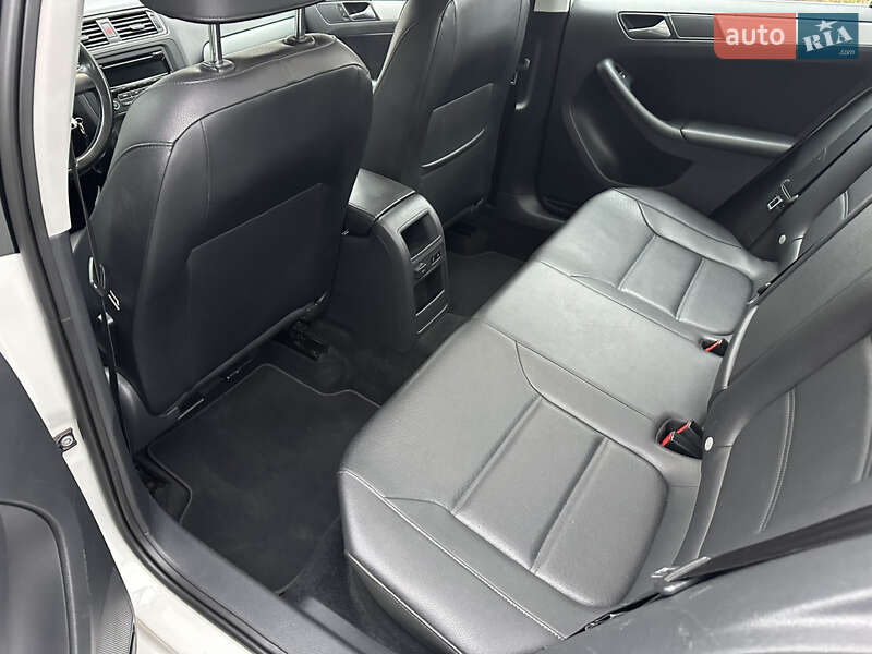 Седан Volkswagen Jetta 2012 в Вінниці