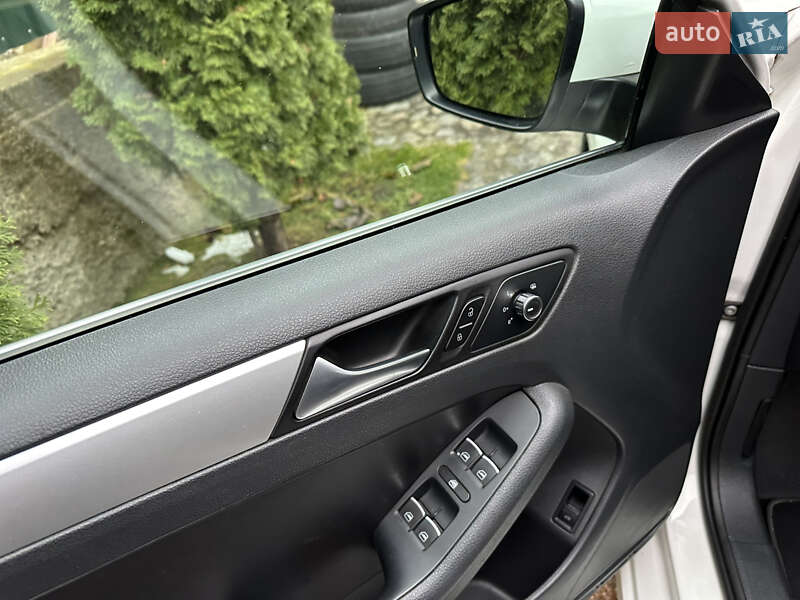 Седан Volkswagen Jetta 2012 в Вінниці