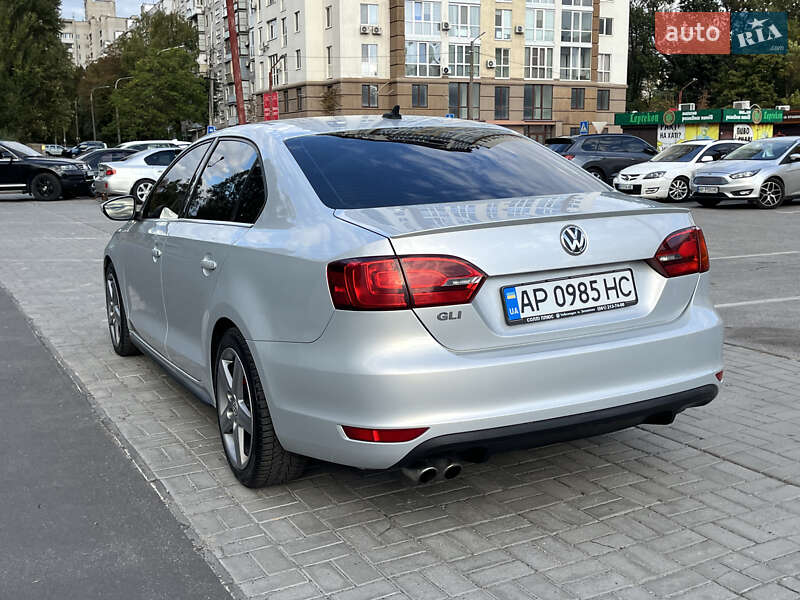 Седан Volkswagen Jetta 2012 в Запоріжжі