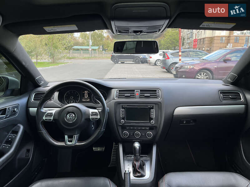 Седан Volkswagen Jetta 2012 в Запоріжжі