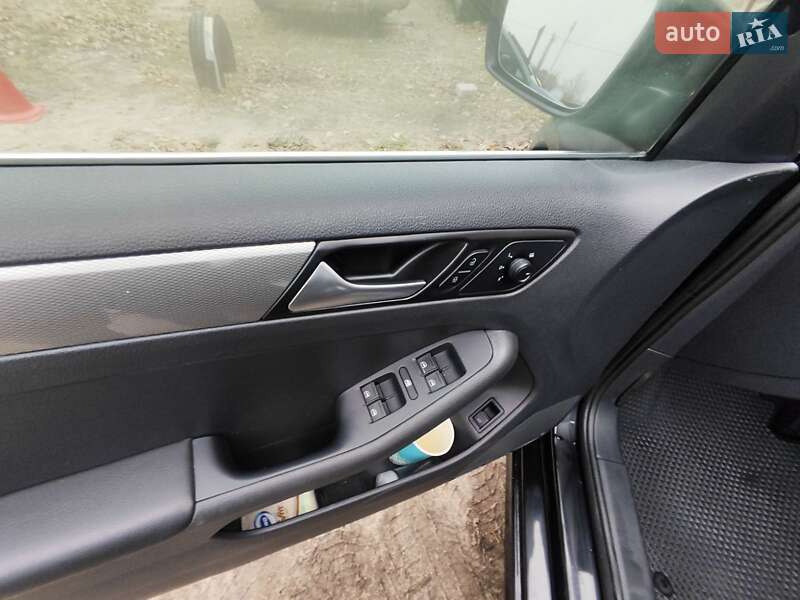 Седан Volkswagen Jetta 2017 в Києві