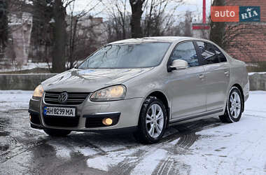 Седан Volkswagen Jetta 2006 в Києві