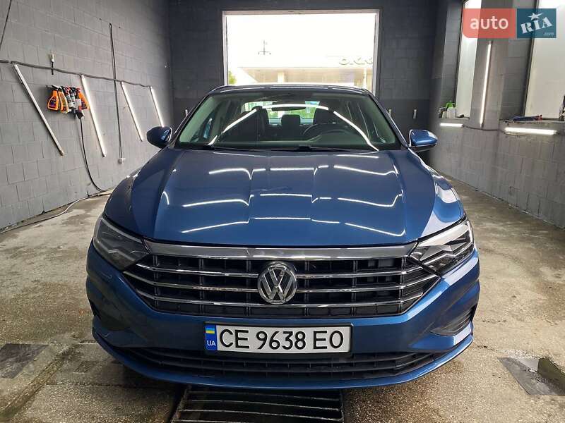 Седан Volkswagen Jetta 2020 в Чернівцях