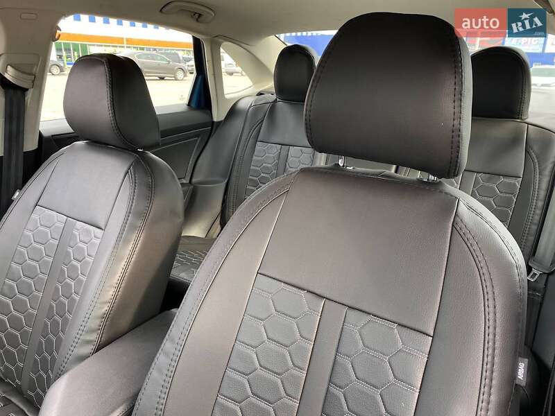 Седан Volkswagen Jetta 2020 в Чернівцях