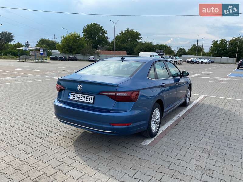 Седан Volkswagen Jetta 2020 в Чернівцях