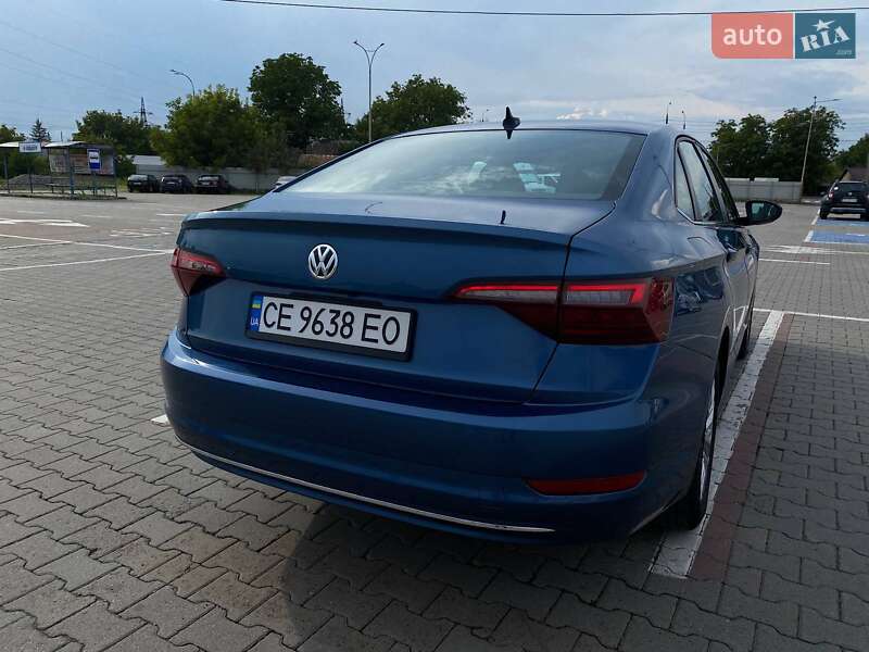 Седан Volkswagen Jetta 2020 в Чернівцях