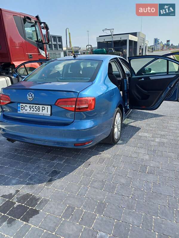 Седан Volkswagen Jetta 2014 в Львове
