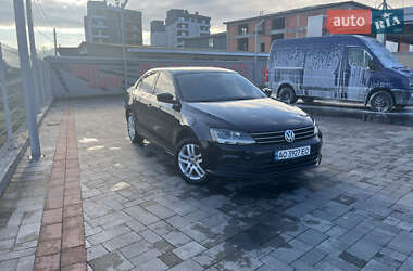 Седан Volkswagen Jetta 2017 в Хусті