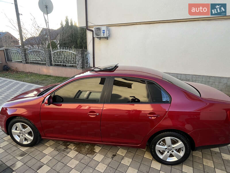 Седан Volkswagen Jetta 2008 в Іршаві